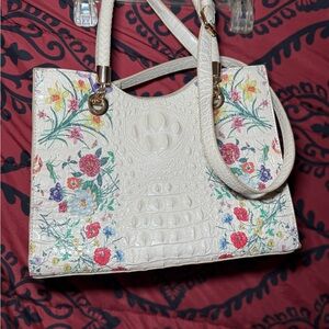 Floral Embossed White Leather Purse